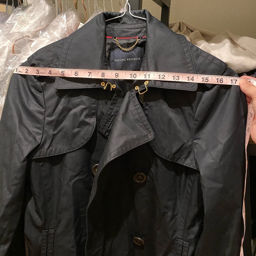 New without tags, Banana Republic Woman’s Black Classic Trench Coat with pockets - Picture 13 of 15